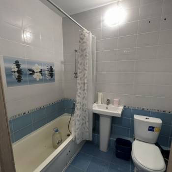 Продается 1-комнатная квартира, 43 м²