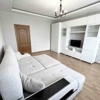 Сдается 1-комнатная квартира, 53,6 м²