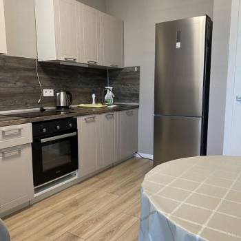 Продается 1-комнатная квартира, 37 м²