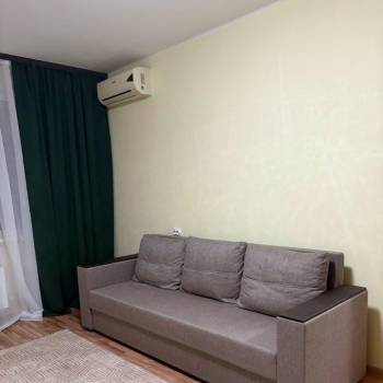 Сдается 1-комнатная квартира, 38 м²