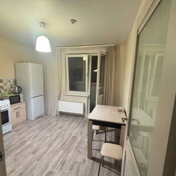 Продается 1-комнатная квартира, 37,5 м²