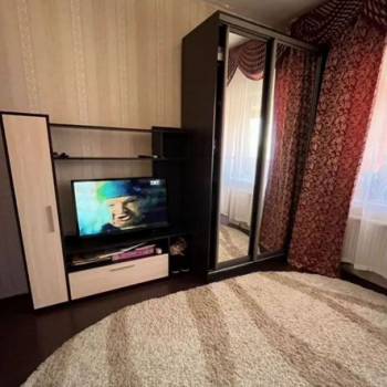 Продается 1-комнатная квартира, 42 м²