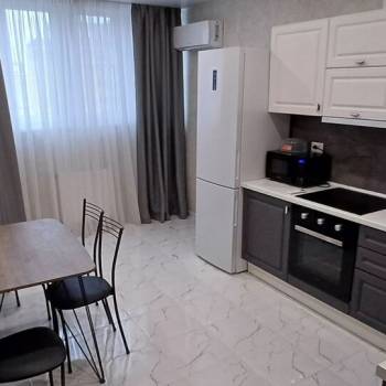 Сдается 1-комнатная квартира, 44 м²