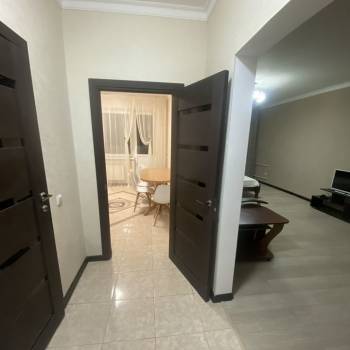 Продается 1-комнатная квартира, 50 м²