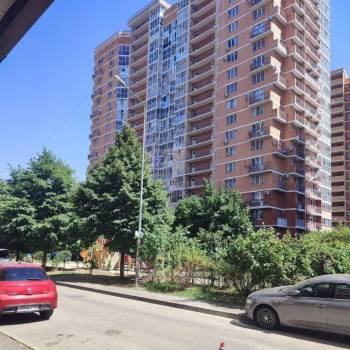 Продается 1-комнатная квартира, 42 м²