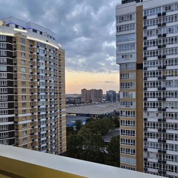 Продается 1-комнатная квартира, 62 м²