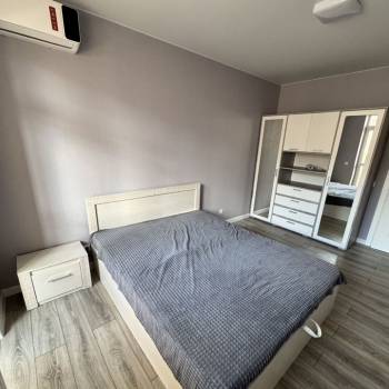Сдается 1-комнатная квартира, 42 м²