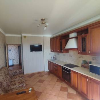 Сдается 2-х комнатная квартира, 92 м²