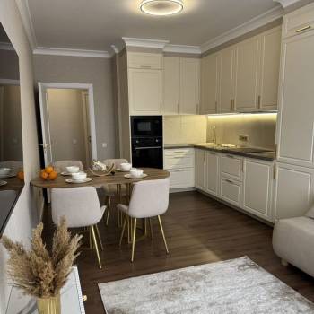 Сдается 2-х комнатная квартира, 80 м²