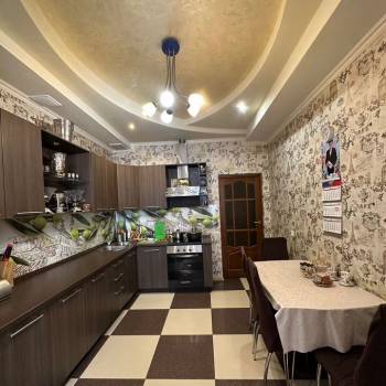 Продается 3-х комнатная квартира, 139,8 м²