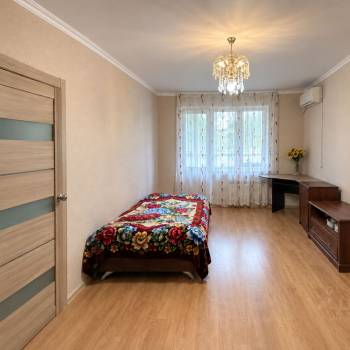 Продается 1-комнатная квартира, 37 м²