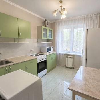 Продается 1-комнатная квартира, 37 м²