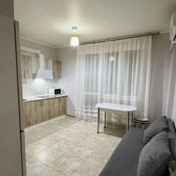 Сдается 1-комнатная квартира, 42 м²