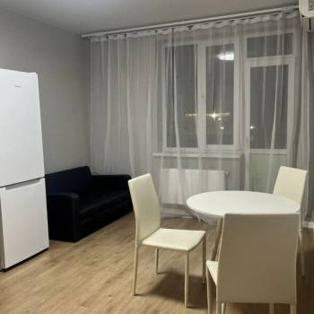 Сдается 1-комнатная квартира, 38 м²