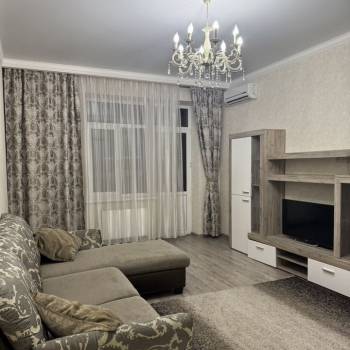 Сдается 2-х комнатная квартира, 75 м²