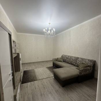 Сдается 2-х комнатная квартира, 75 м²