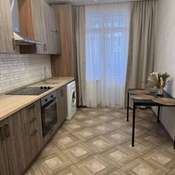 Продается 1-комнатная квартира, 37 м²