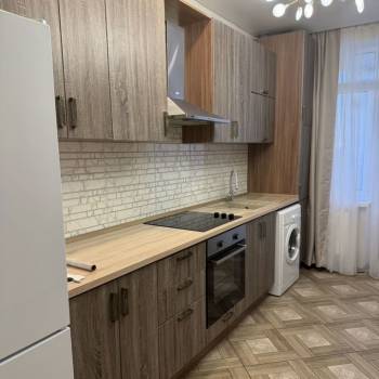 Продается 1-комнатная квартира, 37 м²