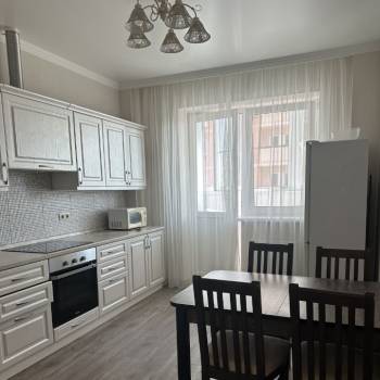 Сдается 1-комнатная квартира, 43 м²