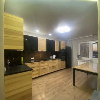 Сдается Многокомнатная квартира, 105 м²