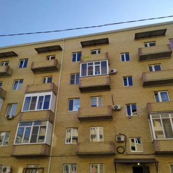 Продается 1-комнатная квартира, 98 м²