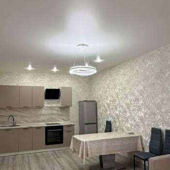 Сдается 2-х комнатная квартира, 79 м²