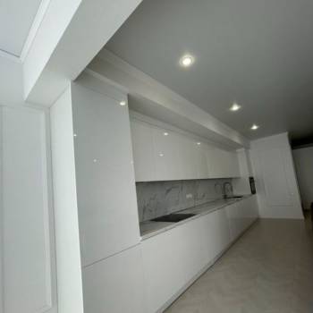 Продается 1-комнатная квартира, 60 м²