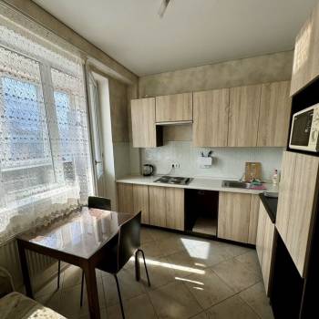 Продается 1-комнатная квартира, 43 м²