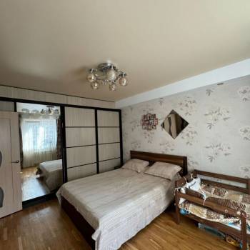 Продается 1-комнатная квартира, 39 м²