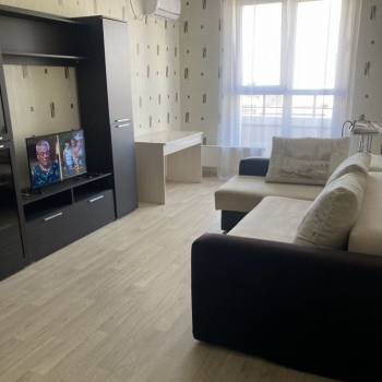 Сдается 1-комнатная квартира, 43 м²