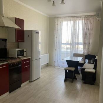 Сдается 1-комнатная квартира, 43 м²