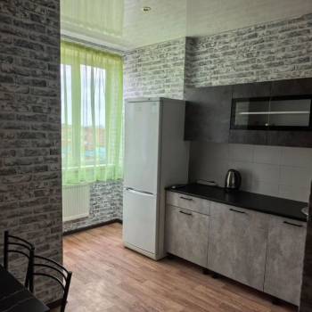 Сдается 2-х комнатная квартира, 77 м²