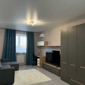 Сдается 1-комнатная квартира, 42 м²