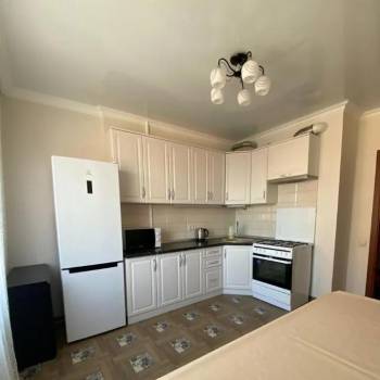 Сдается 1-комнатная квартира, 42 м²