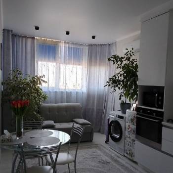 Продается 1-комнатная квартира, 40,7 м²