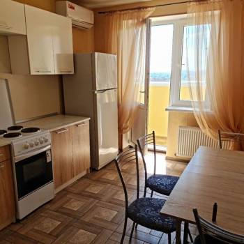 Сдается 1-комнатная квартира, 38 м²