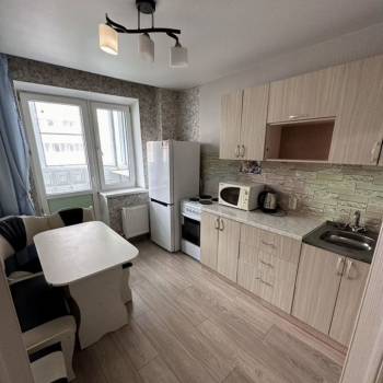 Продается 1-комнатная квартира, 38 м²