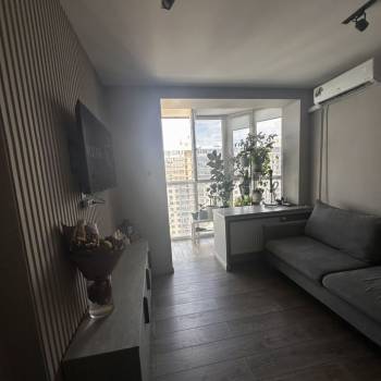 Продается 1-комнатная квартира, 47 м²