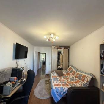 Продается 1-комнатная квартира, 43 м²