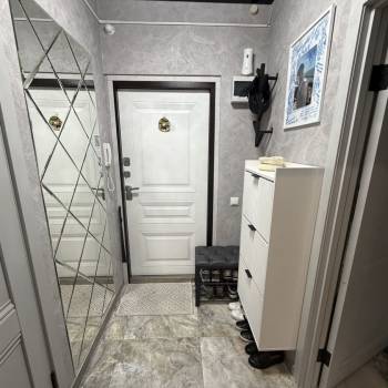 Продается 1-комнатная квартира, 37 м²