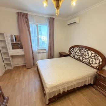 Сдается 2-х комнатная квартира, 91 м²