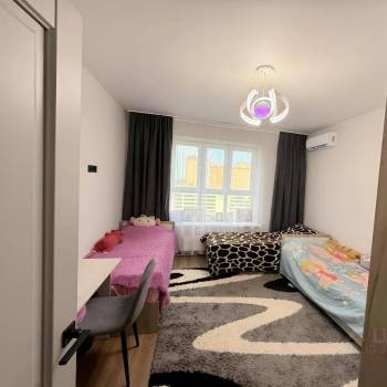 Продается 1-комнатная квартира, 46 м²