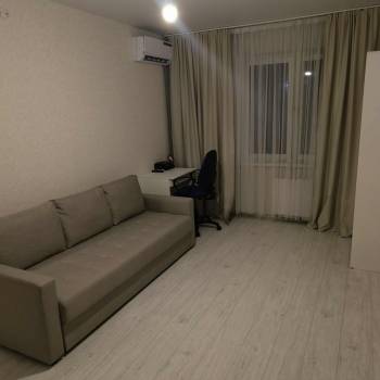 Продается 1-комнатная квартира, 37,5 м²
