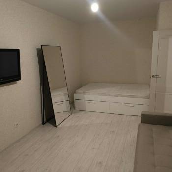 Продается 1-комнатная квартира, 37,5 м²