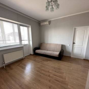 Продается 1-комнатная квартира, 37 м²