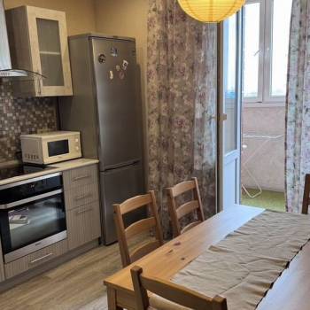 Сдается 1-комнатная квартира, 44 м²