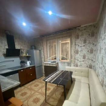 Продается 1-комнатная квартира, 37 м²