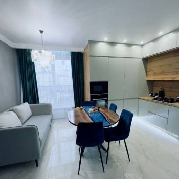 Сдается 2-х комнатная квартира, 75 м²
