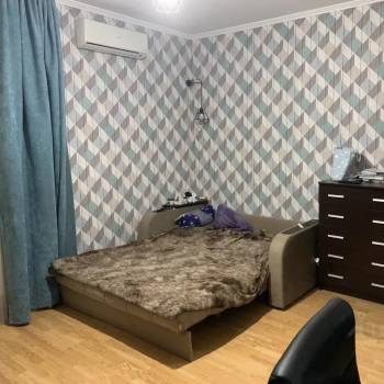 Продается 1-комнатная квартира, 38 м²