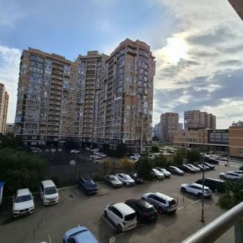 Продается 1-комнатная квартира, 52,7 м²